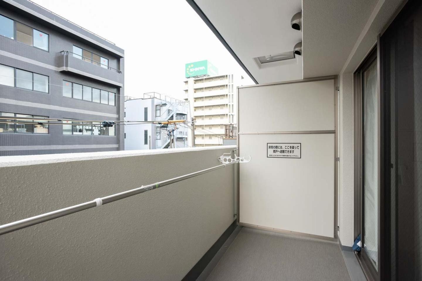 Art Shin-osaka West * Ōsaka